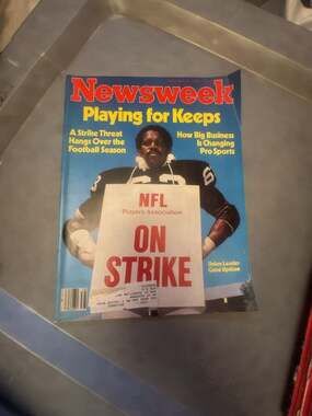 Newsweek Magazine September 20, 1982 Playing for Keeps NFL Strike featuring Gene